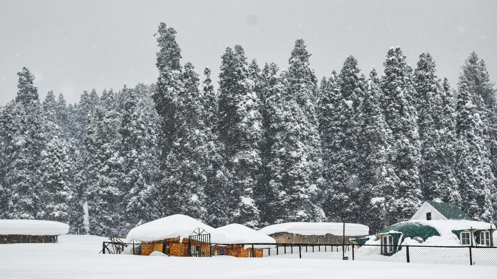 Kashmir scenic landscape for travel preparation