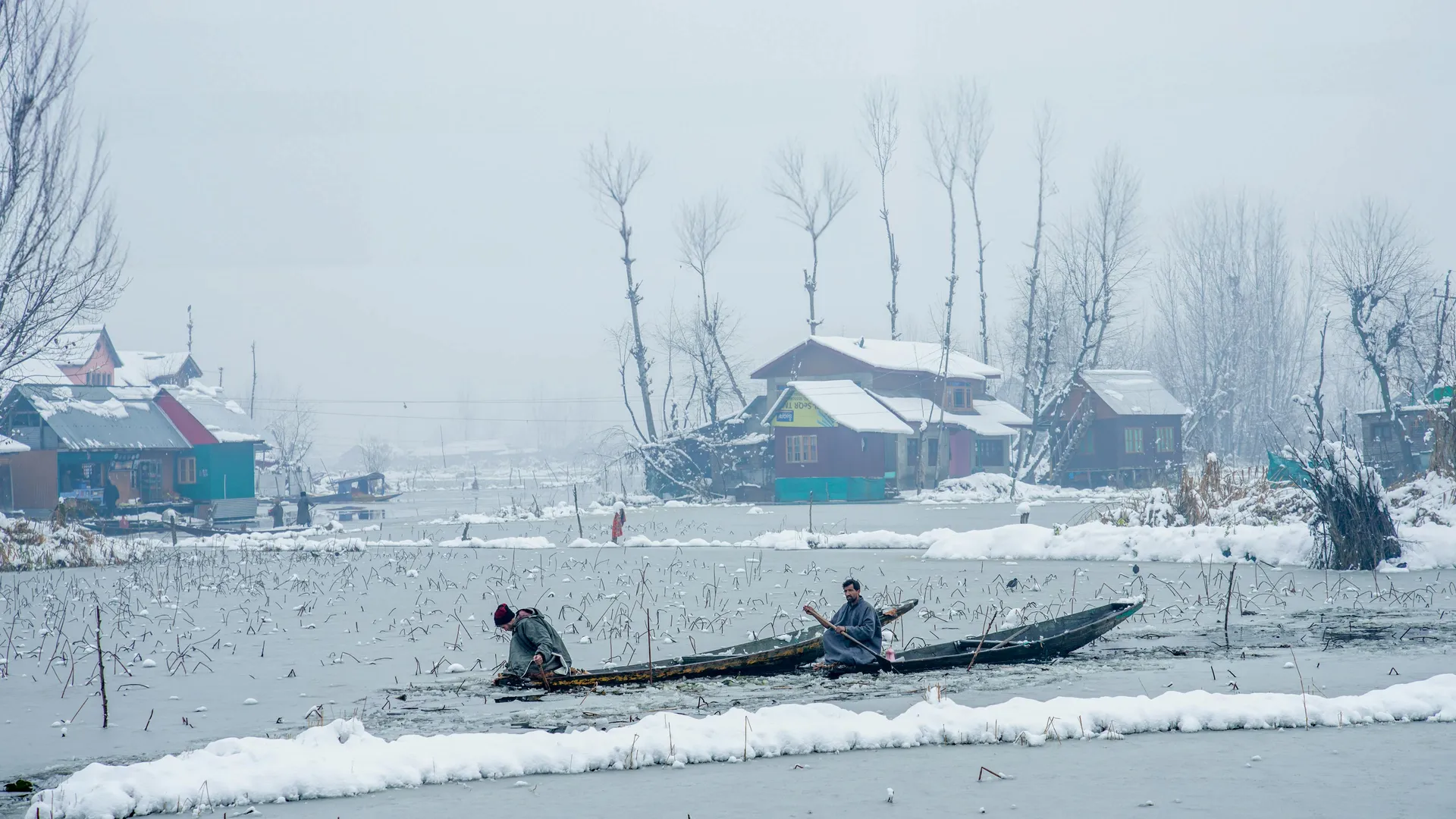 Winter frozen landscape in Kashmir