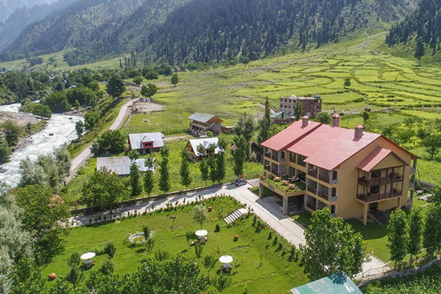 Heevan Villas, Sonmarg booking assistance