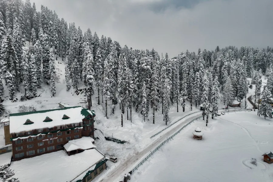 Hilltop Gulmarg booking assistance