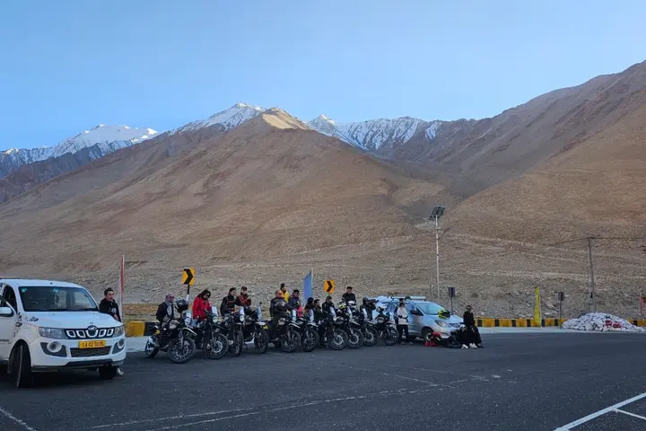 Srinagar Leh bike trip convoy support