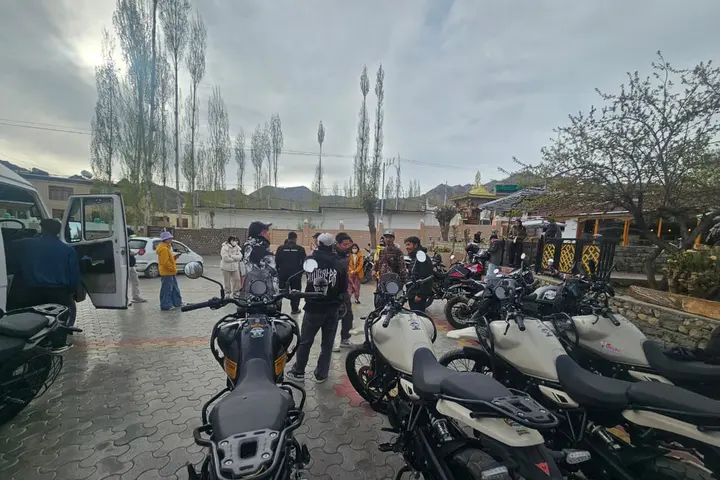 Ladakh bike trip with backup vehicle and riders