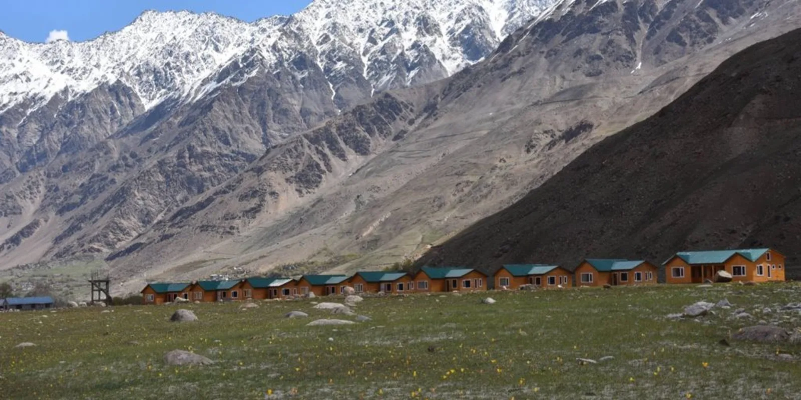 Mountain road landscape near Kargil and Zanskar route